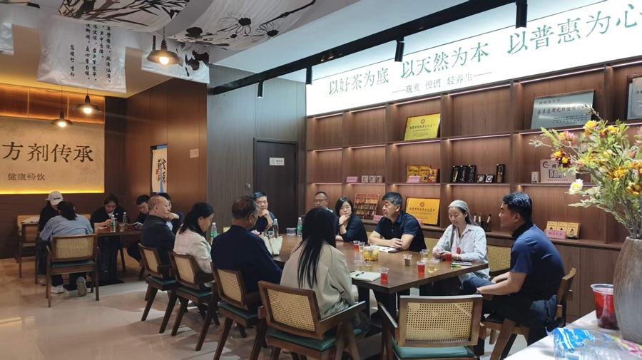 五岩山景区举办文旅企业交流座谈会暨实地调研活动.jpg 五岩山景区举办文旅企业交流座谈会暨实地调研活动.jpg